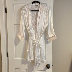 Mrs. Bridal robe